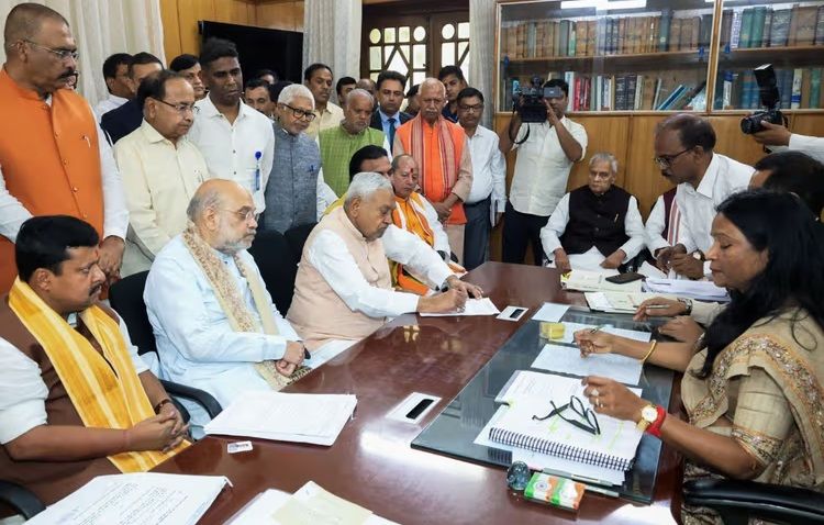  नीतीश कुमार राज्यसभा जाने की तैयारी में