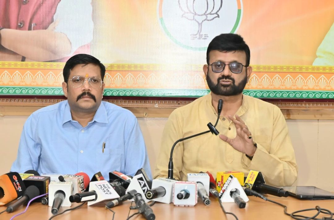 26 वर्ष में पहली अधिकारियों और कर्मचारियों वेतन में देरी पर बीजेपी ने क्या कुछ कही जाने.......