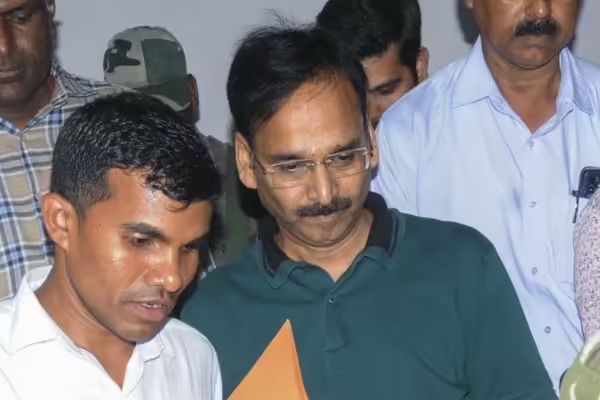 रांची: निलंबित IAS विनय चौबे की जमानत याचिका पर आज विशेष कोर्ट में सुनवाई