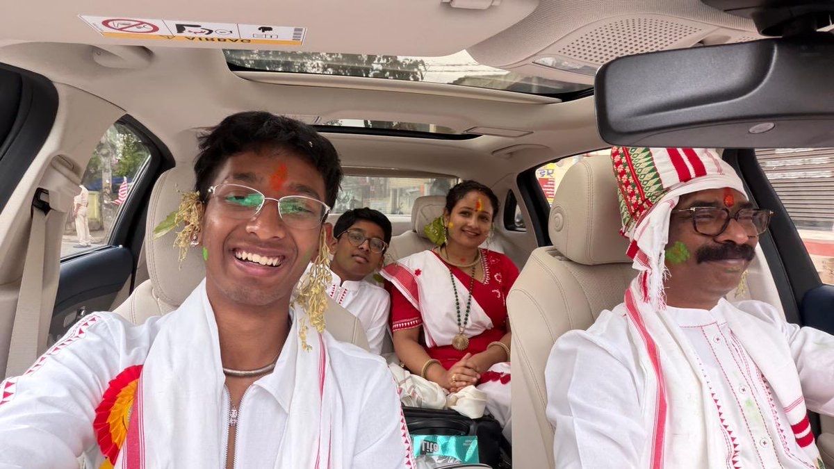 सरहुल पर सादगी में दिखे सीएम हेमंत सोरेन, खुद कार चलाकर पहुंचे सरना स्थल