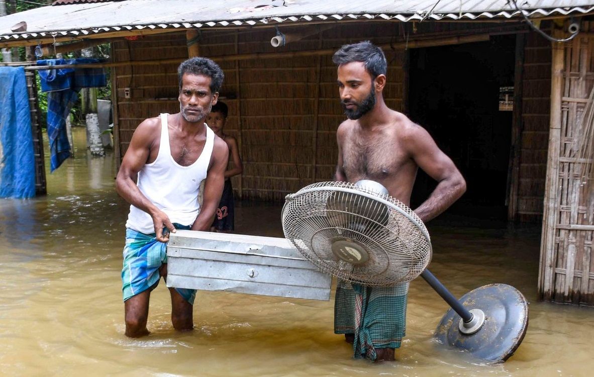 असम में बाढ़ की स्थिति गंभीर, अब तक 80 की मौत