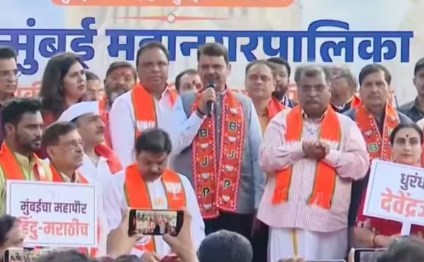 भाजपा और एकनाथ शिंदे गुट ने मिलकर बहुमत का आंकड़ा पार किया