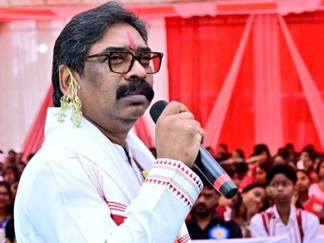 झारखंड से असम तक: क्या हेमंत सोरेन बन पाएंगे देश के सबसे बड़े आदिवासी जननायक?