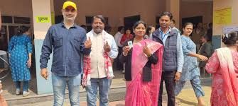 झारखंड में 48 नगर निकाय पर चुनाव जारी, बैलेट पेपर से बीजेपी ने सरकार पर साधा निशाना