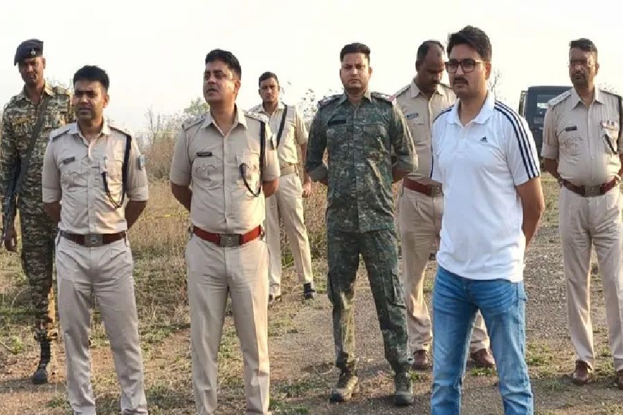 बोकारो में मुठभेड़: कुख्यात अपराधी प्रिंस गुप्ता उर्फ भाटिया घायल, हथियार बरामदगी के दौरान पुलिस पर फायरिंग