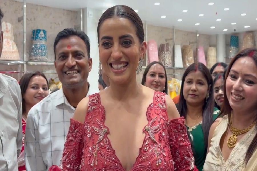 गढ़वा में छाईं Akshara Singh, बोलीं—फिलहाल राजनीति से दूर, काम पर है पूरा फोकस