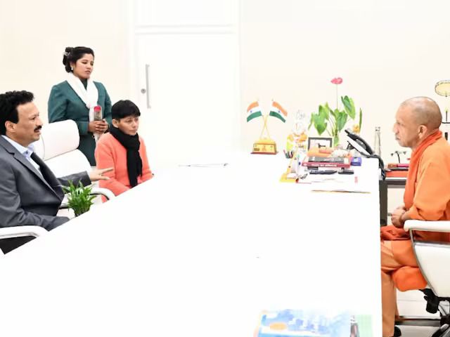 योगी सरकार का 'जीरो टॉलरेंस': मेजर की बेटी को 24 घंटे में वापस मिला आशियाना, भावुक होकर बोलीं- 'थैंक्यू योगी अंकल!'