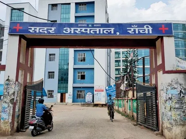 रांची सदर अस्पताल में बुढ़मू निवासी की मौत पर हंगामा, परिजनों ने लगाया लापरवाही का आरोप