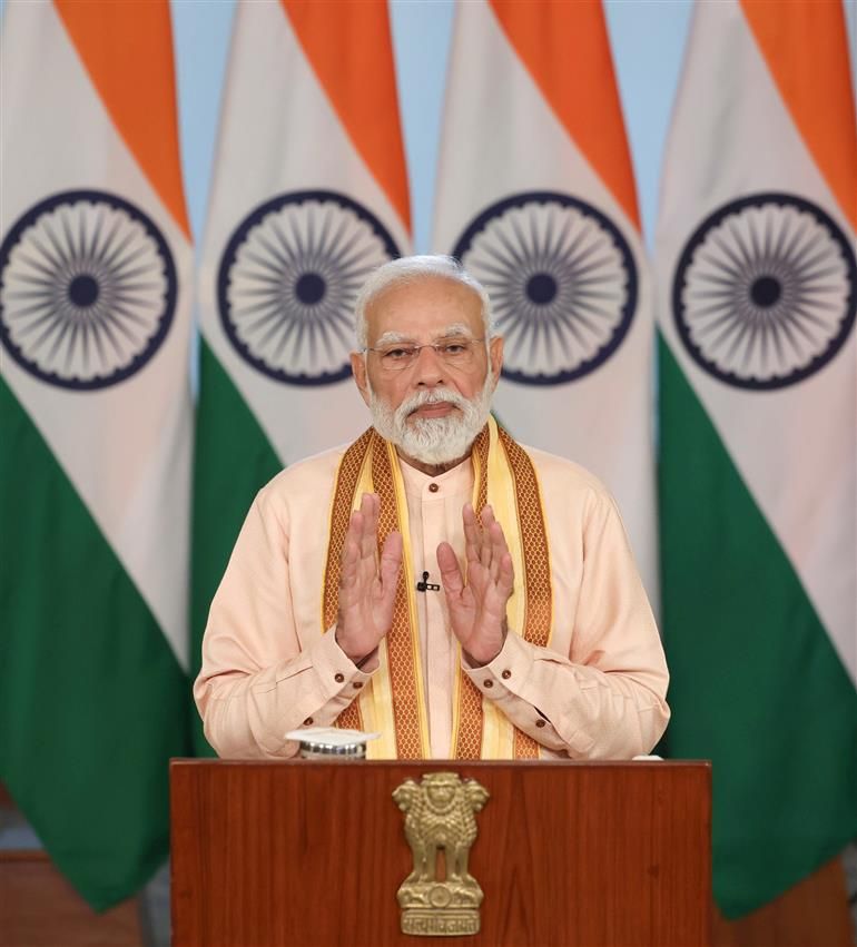 Kolkata Politics News: पीएम मोदी ने बंगाल से फूंका चुनावी बिगुल, खराब मौसम के बावजूद वर्चुअली दिखाया दम, TMC पर जमकर साधा निशाना