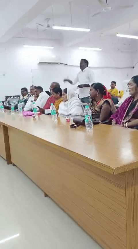 आशा की बहाली में रिश्वतखोरी का आरोप