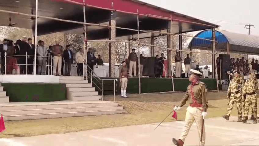 उपायुक्त ने परेड का निरीक्षण किया