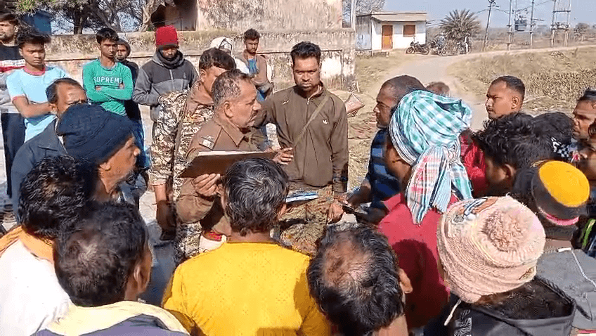 पेड़ से लटका शव बरामद