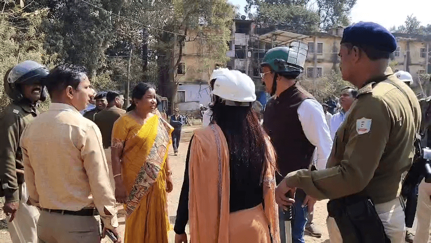 हेसला पंचायत के 96 क्वाटर को कराया गया खाली