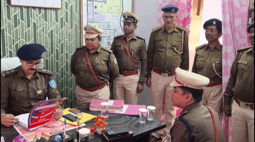 बोकारो पुलिस अधीक्षक ने किया थाना का वार्षिक निरीक्षण