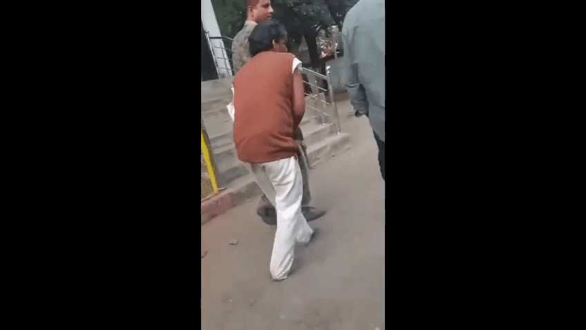 बोकारो पुलिस पर पिटाई करने का आरोप