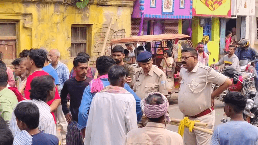 सड़क हादसे में दो युवकों की मौत