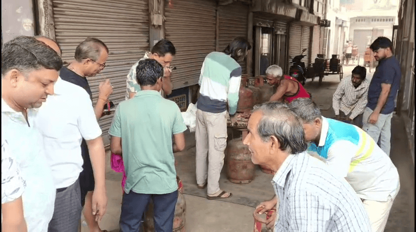 अंतरराष्ट्रीय हालात से आम लोगों की चिंता बढ़ी