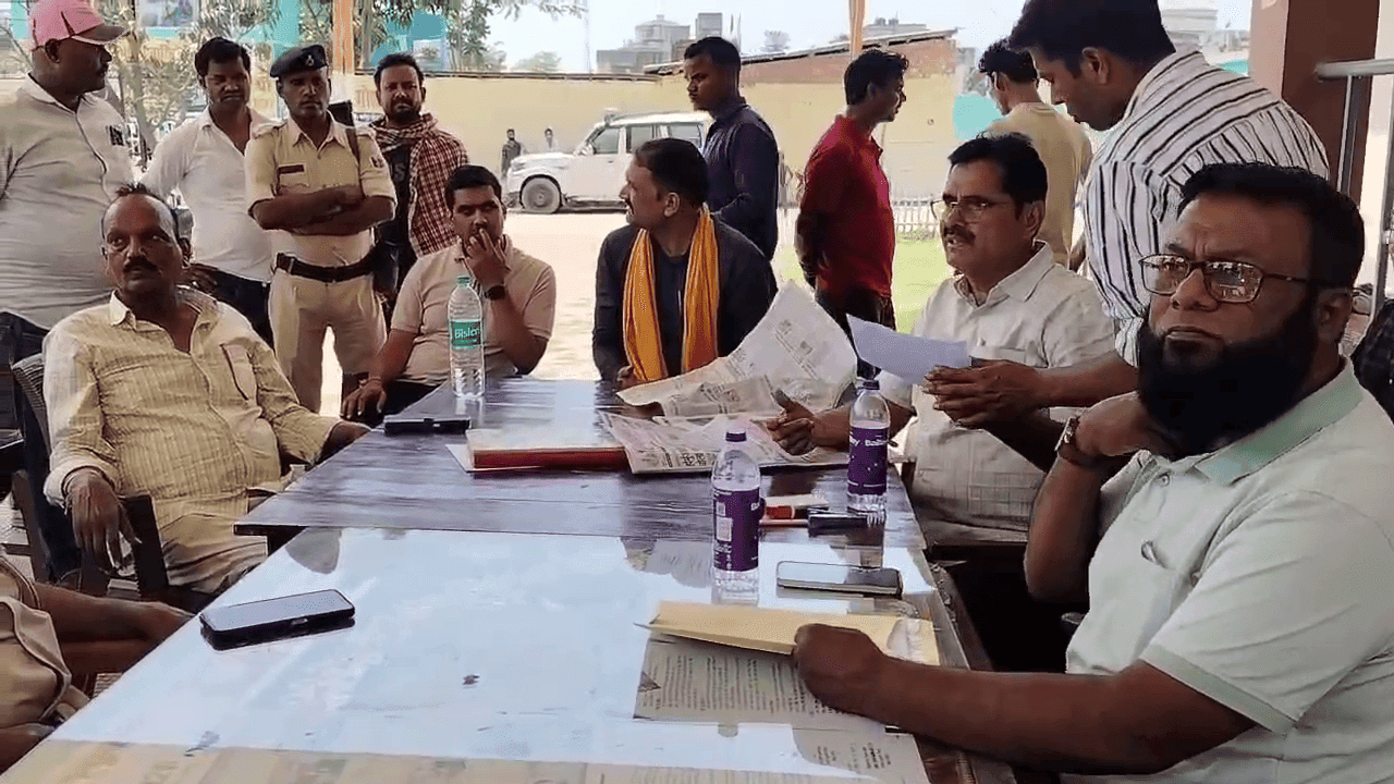 जांच रिपोर्ट के बदले रिश्वत मांगना पड़ा भारी