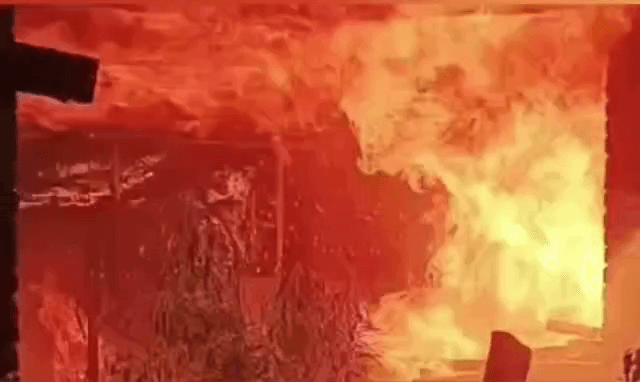 औरंगाबाद स्थित एक आरा मशीन में लगी भीषण आग