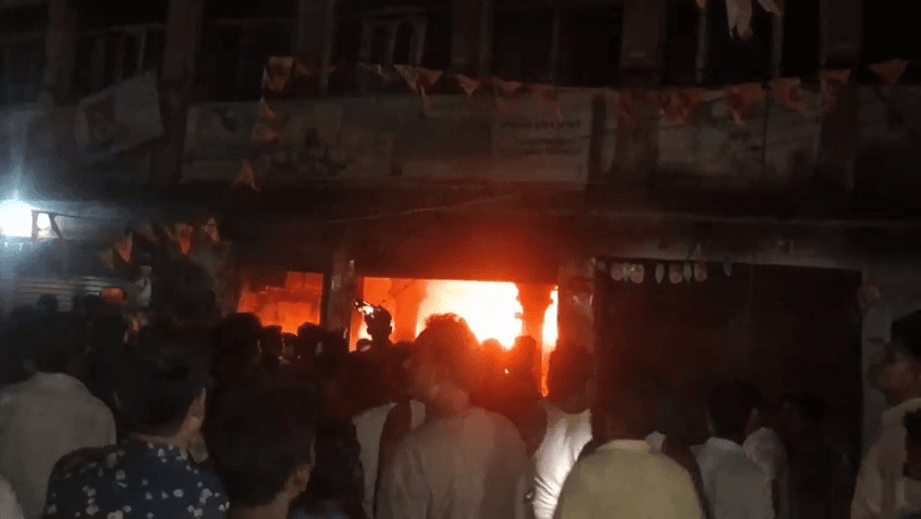 दुकान में आग लगने से 30 लाख की संपत्ति जलकर राख