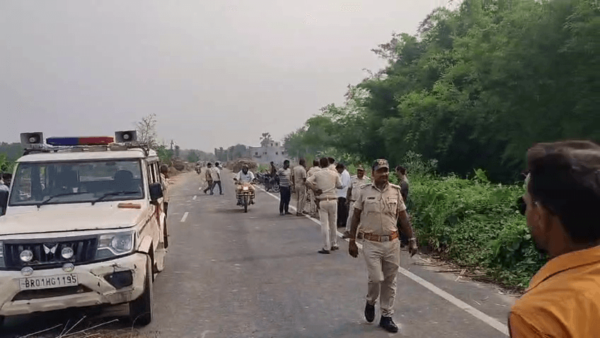 अज्ञात युवक का खून से लथपथ शव बरामद