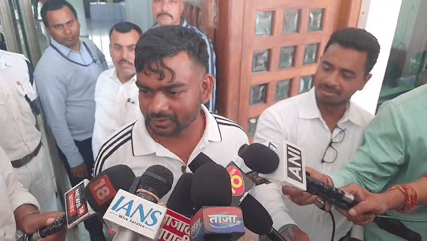 विधायक जयराम महतो विधानसभा पहुंचे और अपने मताधिकार का प्रयोग किया