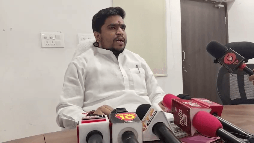 भारत सरकार के सदस्य देवेश तिवारी ने केन्द्र सरकार की उपलब्धियां गिनाई