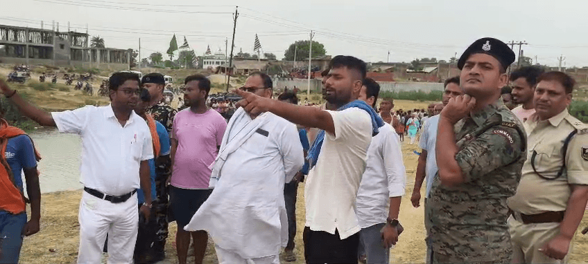 पति से विवाद होने पर पत्नी ने अपने दो मासूमों के साथ नदी में लगाई छलांग, तीनों की मौत