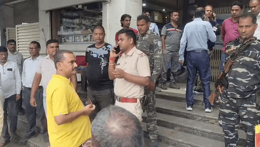जमीन विवाद में गिरिडीह के रजिस्टार की निर्मम हत्या
