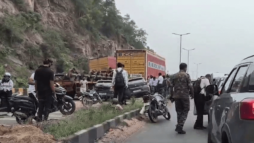 अनियंत्रित ट्रेलर ने कई वाहनों को लिया अपनी चपेट में, 15 से अधिक लोग घायल