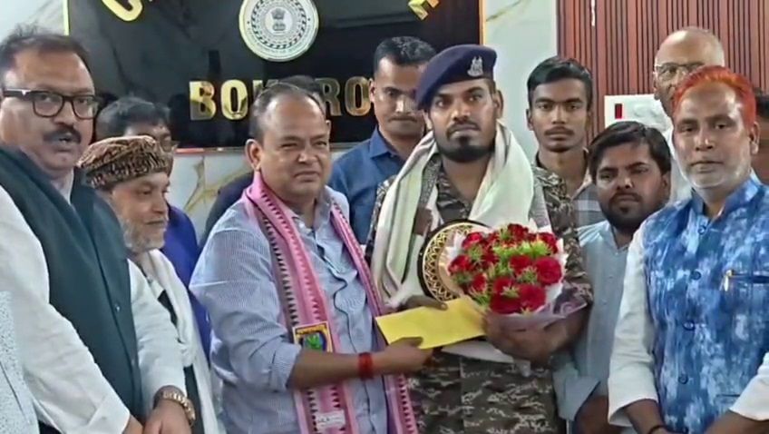 शौर्य चक्र विजेता जवान को स्वास्थ्य मंत्री ने किया सम्मानित