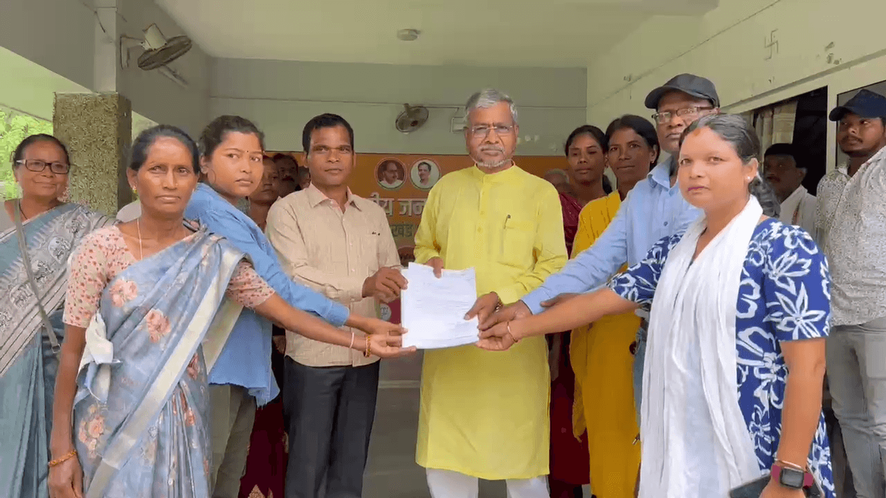 नगड़ी जमीन बचाओ संघर्ष समिति का एक प्रतिनिधिमंडल ने बाबूलाल मरांडी से मुलाकात की