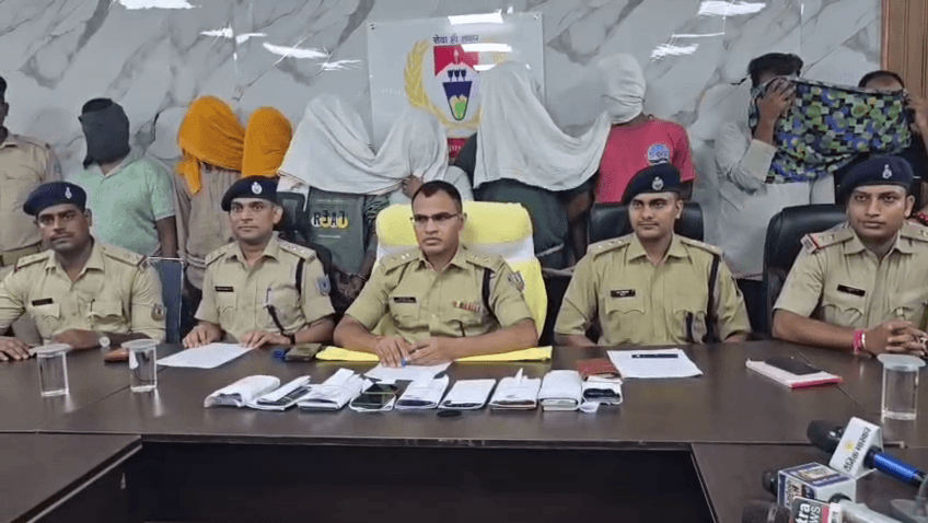 बोकारो पुलिस के हत्थे चढ़े 9 साइबर अपराधी