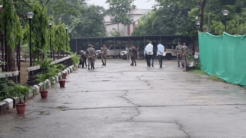 एसपी को ईमेल के जरिए कोर्ट परिसर में बम रखे जाने की धमकी मिली