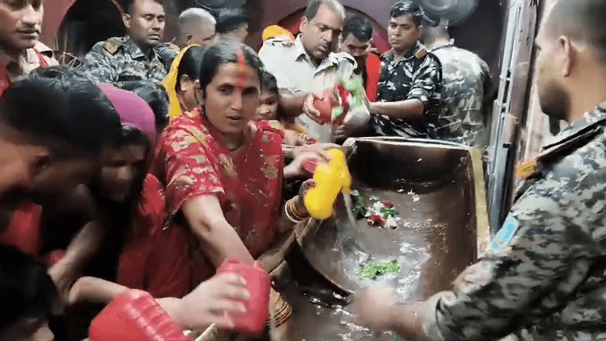 बाबा बासुकीनाथ में श्रावण मास की पहले सोमवारी पर भक्तों की भीड़ उमड़ी