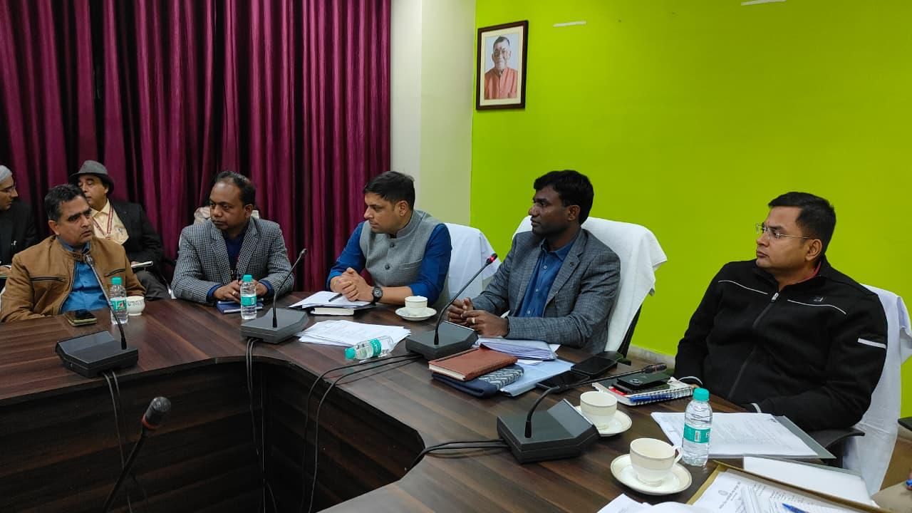 राष्ट्रपति द्रौपदी मुर्मू के रांची दौरे को लेकर जिला प्रशासन ने की बैठक, सुरक्षा व्यवस्था को बनाया चाक-चौबंद