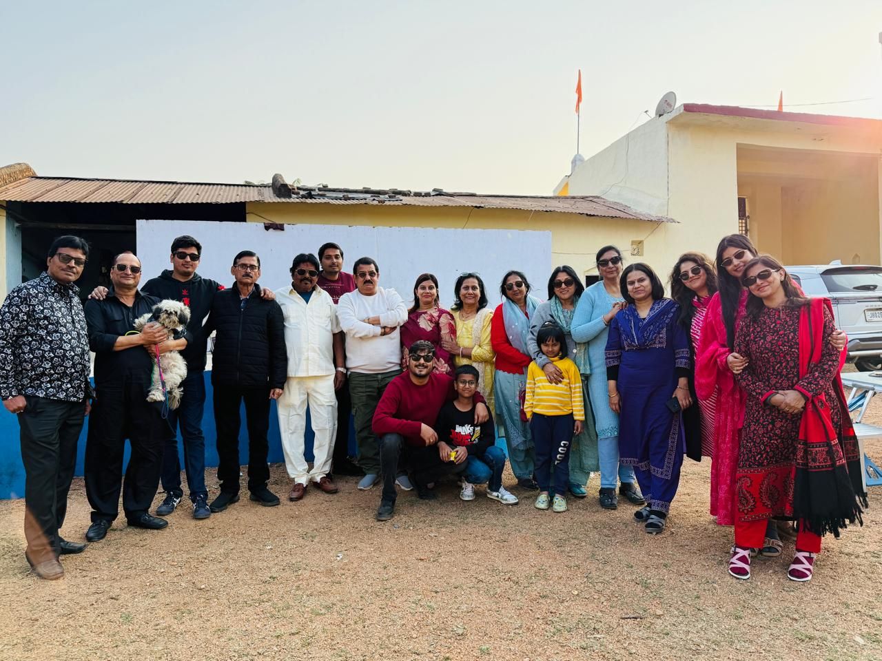 हजारीबाग: नए साल पर उमड़ा आस्था का सैलाब, कोलकाता पिंजरापोल सोसायटी गोशाला में हजारों ने की गौ-सेवा