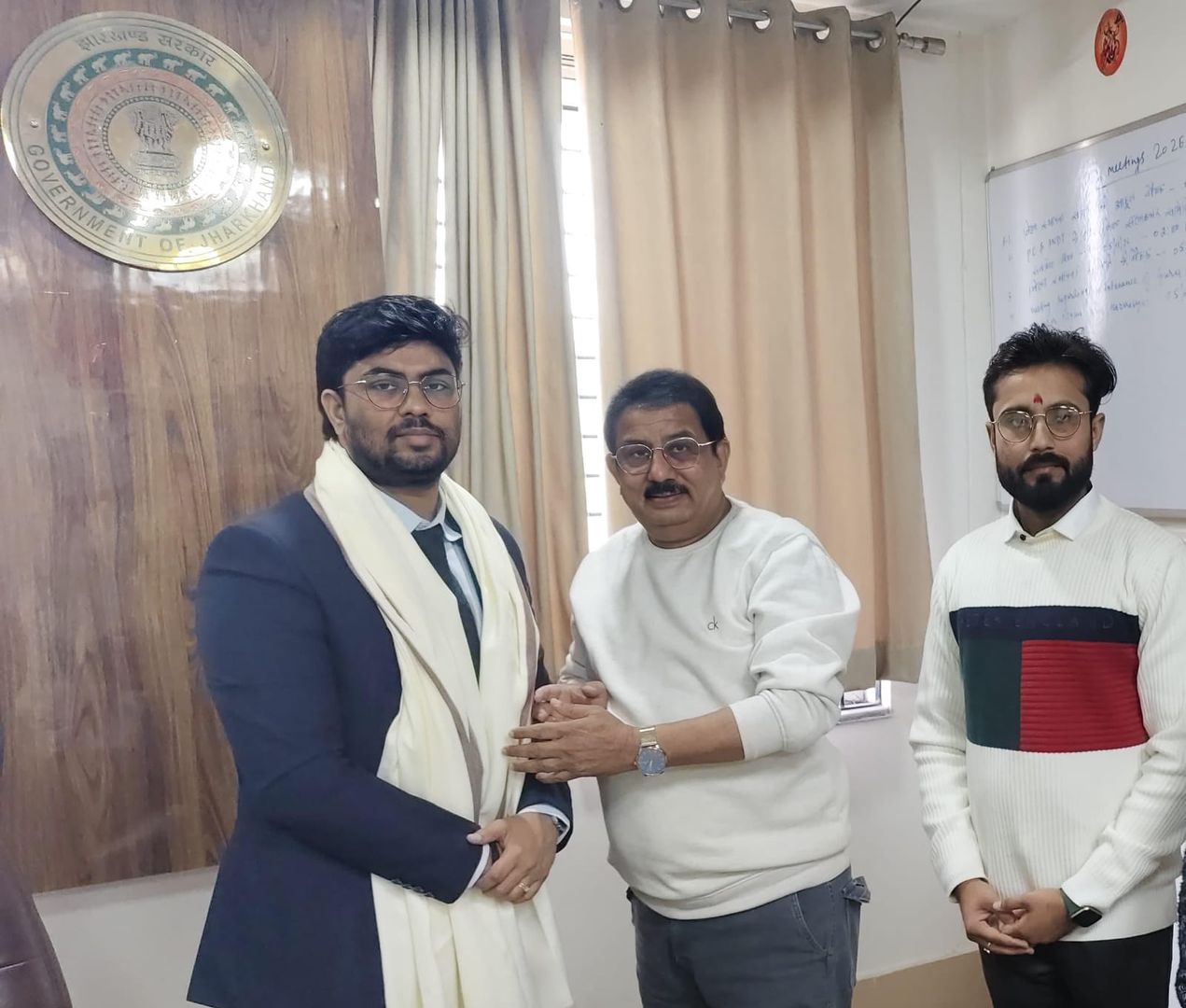 हजारीबाग यूथ विंग ने सदर अनुमंडल पदाधिकारी से की शिष्टाचार मुलाकात