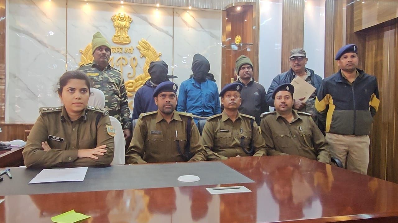 न्यायालय परिसर से फरार हुए दो सजायाफ्ता दोषी गिरफ्तार