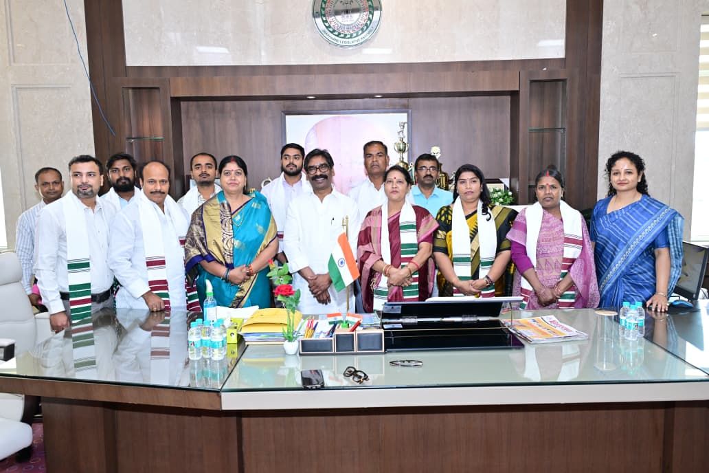 हेमंत सोरेन से बिहार की महिला एवं बाल संरक्षण समिति की मुलाकात