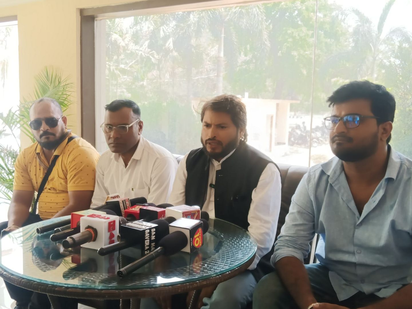 राज्यसभा उम्मीदवार रवि पीटर ने नामांकन नहीं करने का लिया फैसला, पूर्व राज्यसभा सांसद परिमल नाथवानी को समर्थन देने की अपील