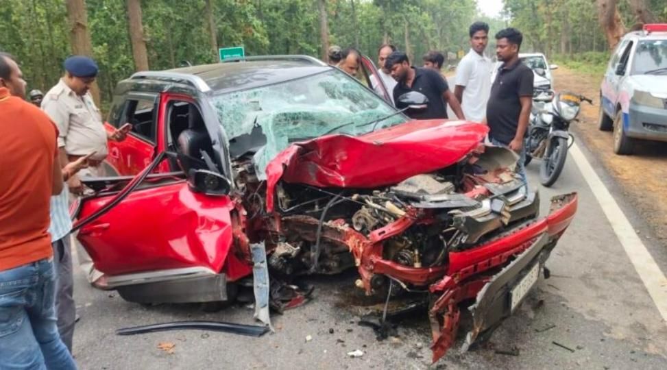 शादी की खुशियों के बीच एक दर्दनाक सड़क हादसा