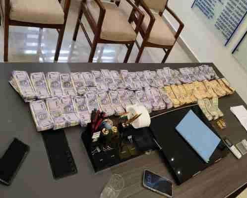 ड्रग्स सिंडिकेट पर पुलिस का बड़ा प्रहार, भारी नकदी बरामद